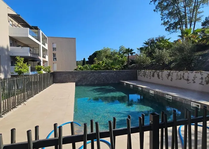 Beautiful Swimming Pool Aircon